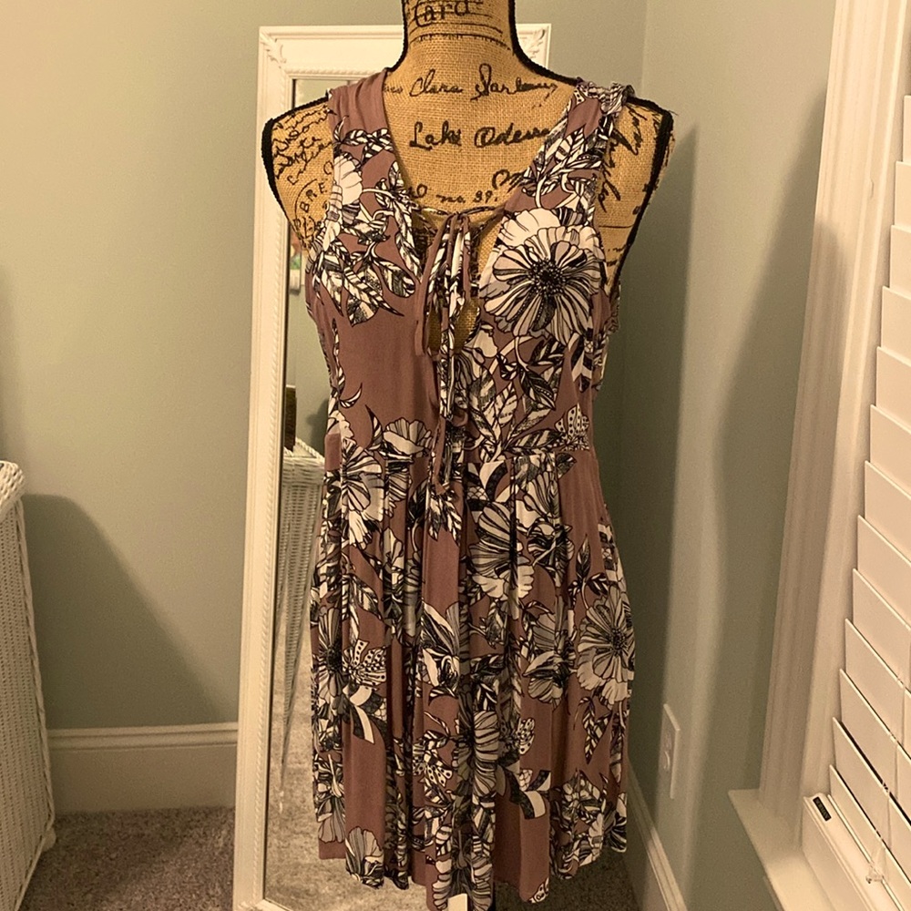 NWOT Daytrip floral tunic top, size S.